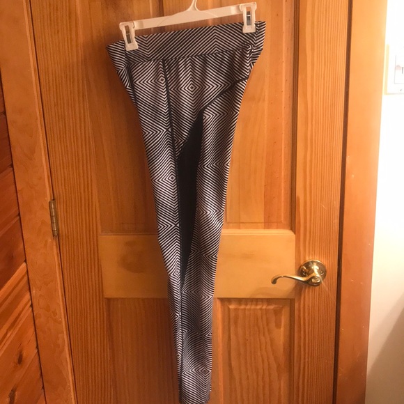 Medium patterned workout pants - Picture 1 of 2